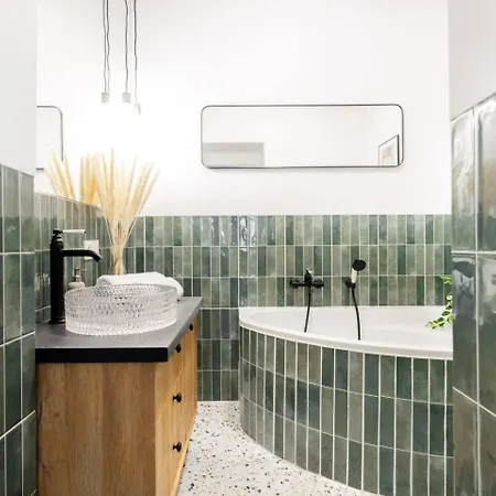 Fifty Center Sienna Apartment